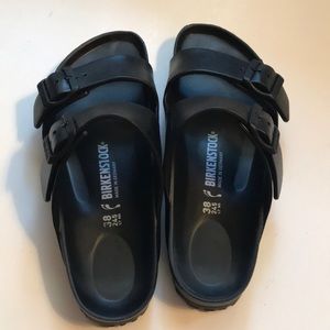 Birkenstock Black Lightweight Vinyl Arizona Sandal Sz 38 (7-71/2 U S)